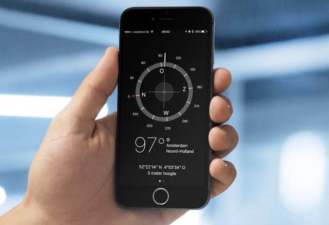 Как управлять компасом на iPhone